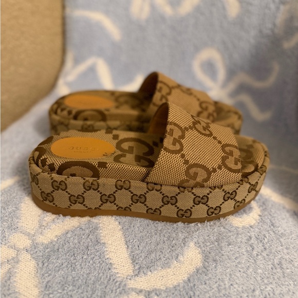 Gucci Angelina Logo Jumbo GG Platform Slides - Picture 4 of 5